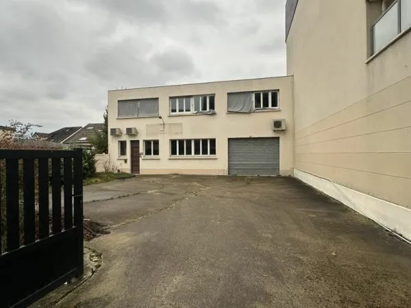 Local 484 m²