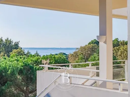 Villa 6 pièces 286 m²