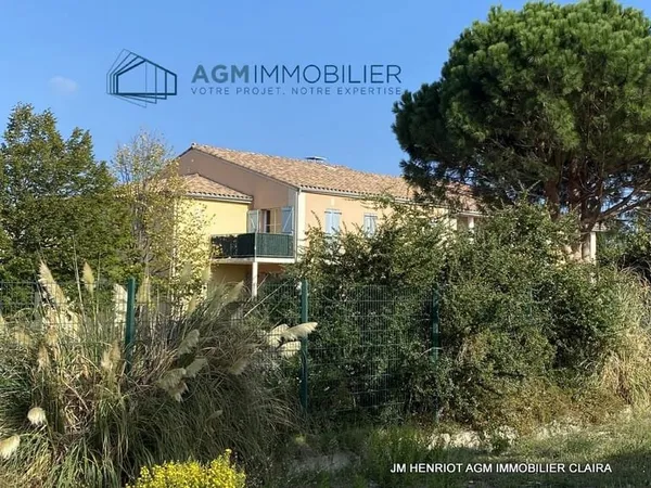 Claira, Appartement T2 résidence sécurisée.