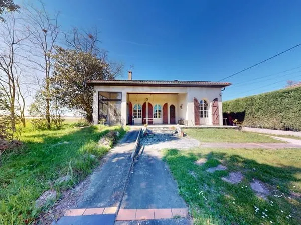 Maison de plain pied de 128m2 de type 5 sur une parcelle de 1800m2