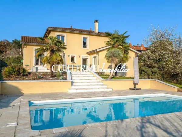 Vends maison - 194.05m² - 7 pièces, 5 chambres - Dardilly 69570