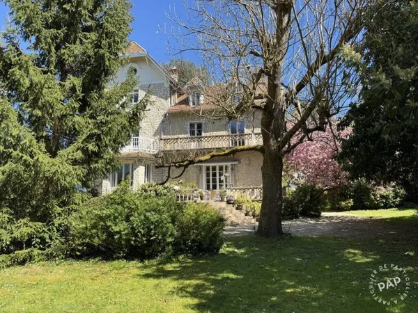 Maison 11 pièces 335 m²