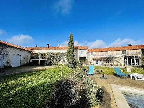 Villa 12 pièces 390 m²