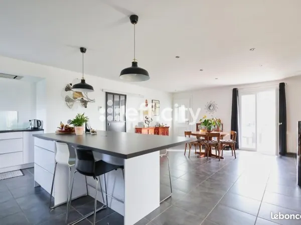 Villa 4 pièces 111 m²