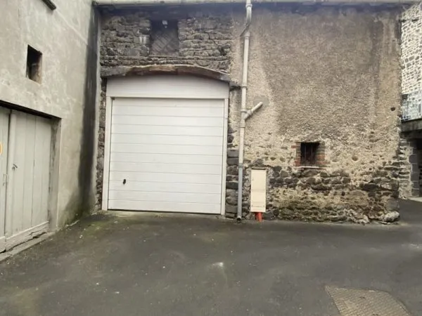 ENTREPOT POUR STOCKAGE OU STATIONNEMENT CENTRE VILLE AUBIERE