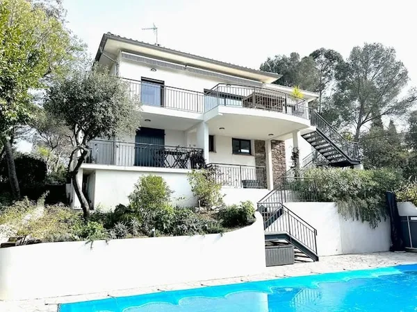 Maison 12 pièces 188 m²