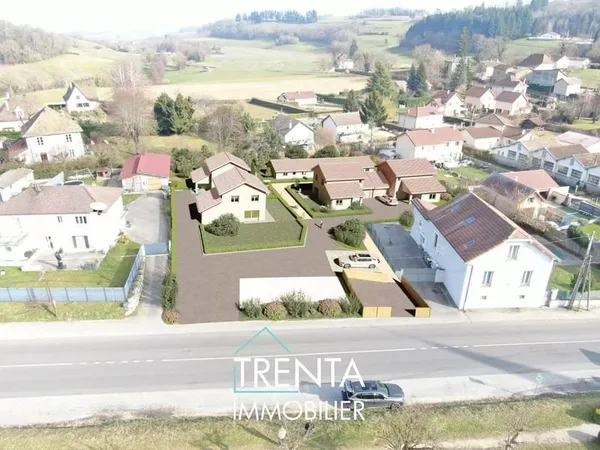 Maison individuelle 5 pièces avec jardin, terrasse et garage à vendre à Montferrat