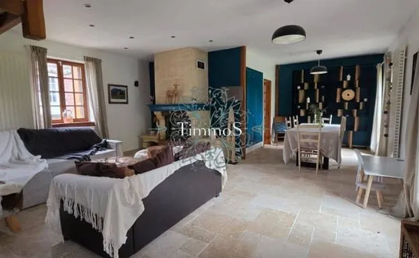 Maison 10 pièces 222 m²