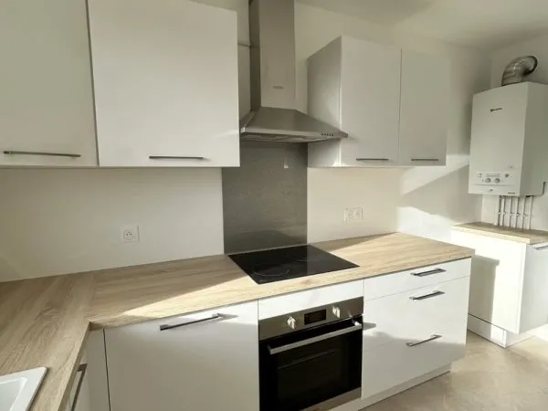 A LOUER à SENS - Appartement entièrement rénové