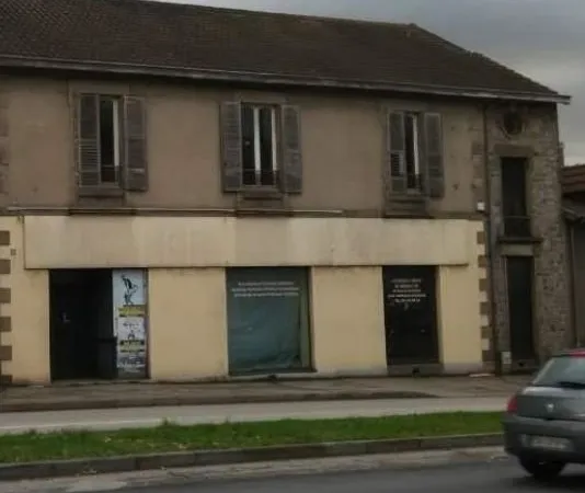 Local commerce ou stockage 160 M2 Quai St Martial Limoges