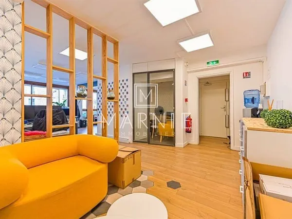 Bureaux 225 m²