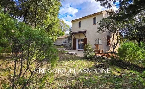 Maison de 2 chambres en impasse dans un des plus beau quartier de Sainte-Anastasie !