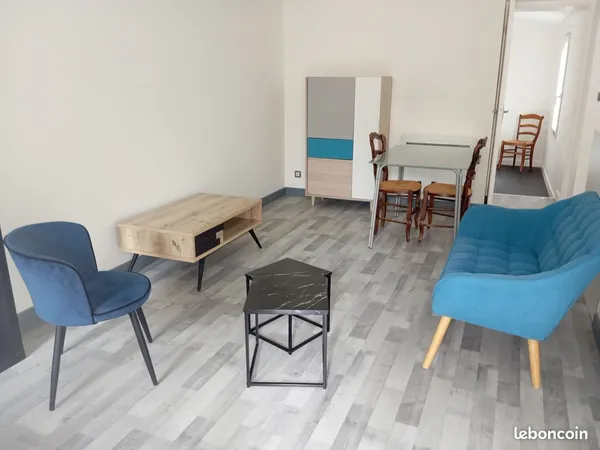 Loue T2, rénové, 43 m2, centre ville Angoulême