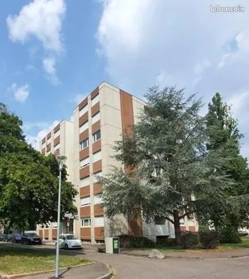 À VENDRE - Bel appartement 4 pièces, entièrement rénové. Une opportunité