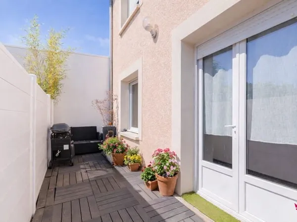 Genas Azieu, appartement T3 avec terrasse et stationnement