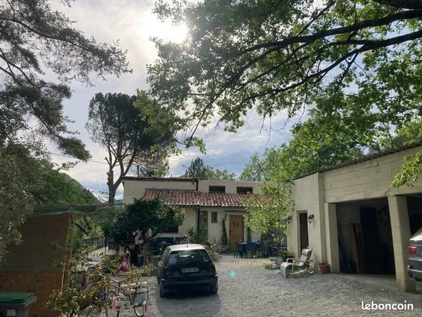 Maison 5 pièces de 125m2 plein pied
