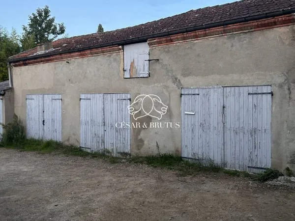Lot de 3 garages (+7 en sus) loué ROANNE 42300