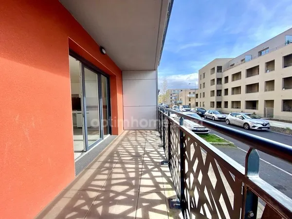 Appartement T3 ultra lumineux avec balcon - Garage fermé - Place de stationnement privative