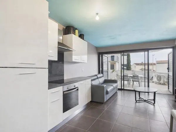 EXCLUSIVITE // Grand studio avec terrasse et parking en sous-sol