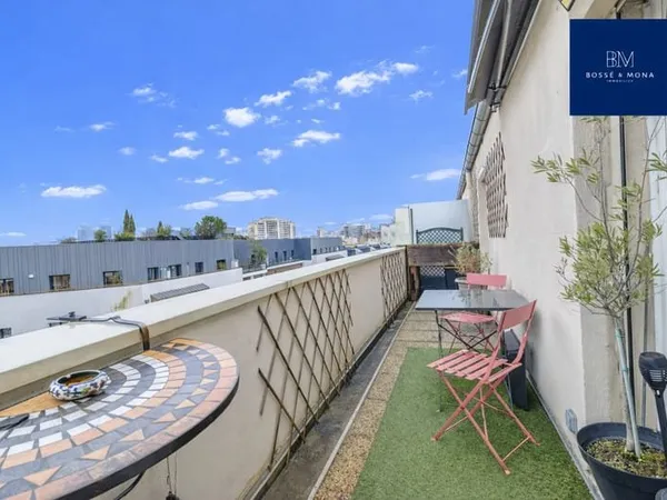 Appartement 58m2, dernier étage avec terrasse, à 400m de la