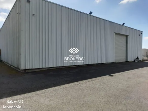 Local 380 m² Orléans