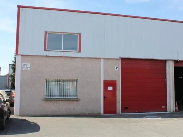 Local d'activité 266 m²