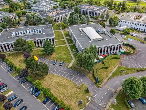 Bureaux 958 m²