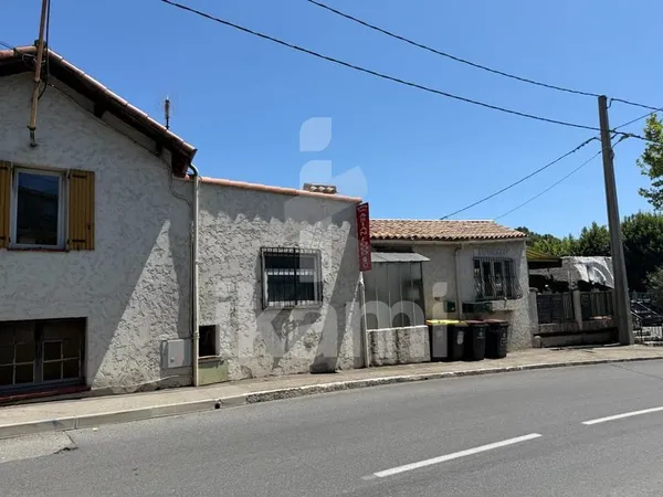 Immeuble avec du potentiel à Châteauneuf-Grasse