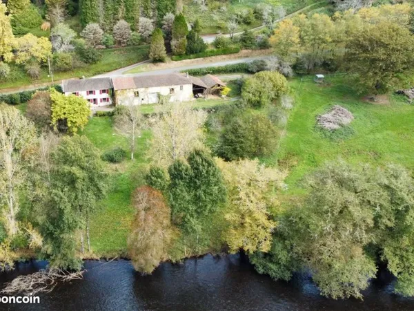 Maison 5 pièces 117m² avec terrain 3.75ha en bordure de rivière