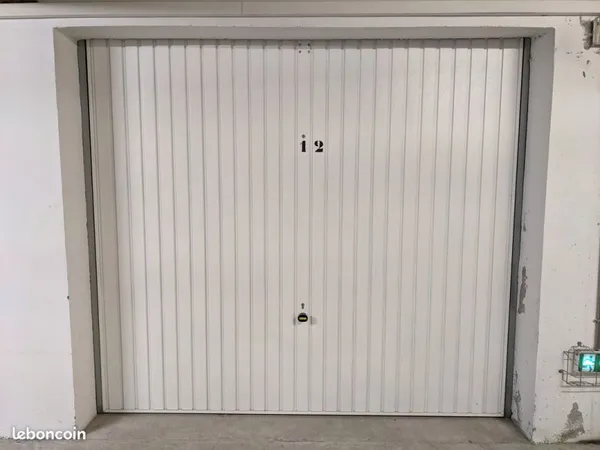 Box fermé de 16.20 m2 dans résidence sécurisée
