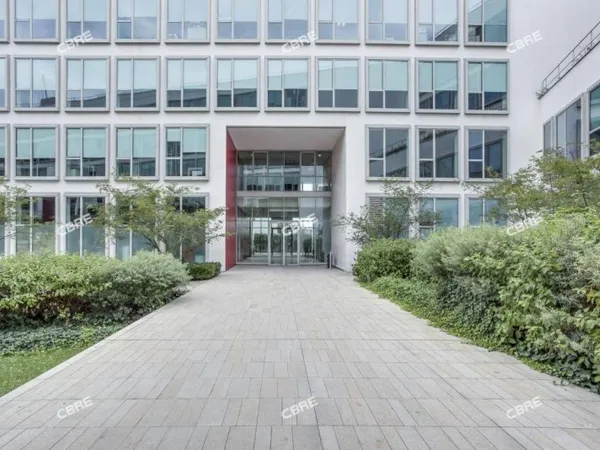 Bureau 5893 m²
