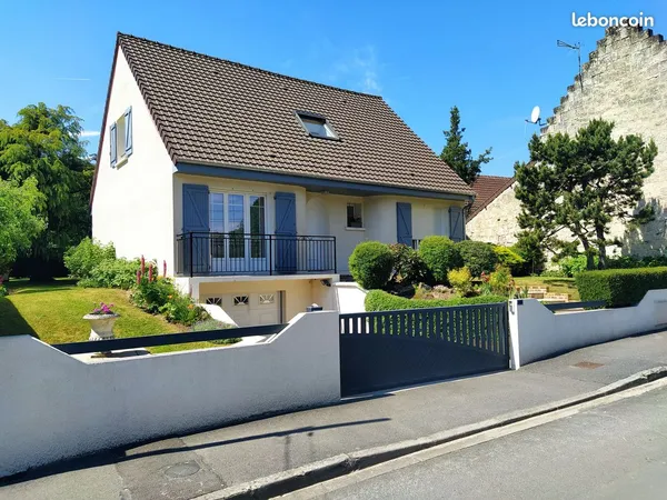 Maison. 6 pièces . 130 m2