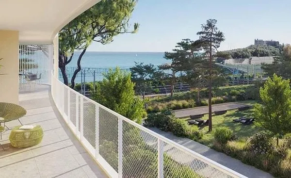 Antibes - Superbe T3 en dernier étage avec rooftop