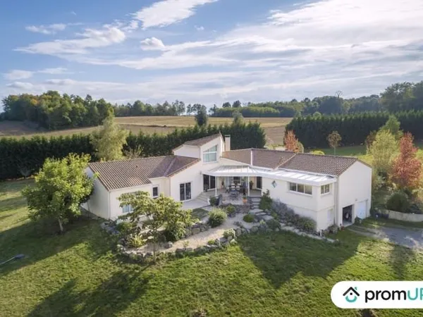 Maison de prestige de 381 m² à Lieu dit La Chapelle