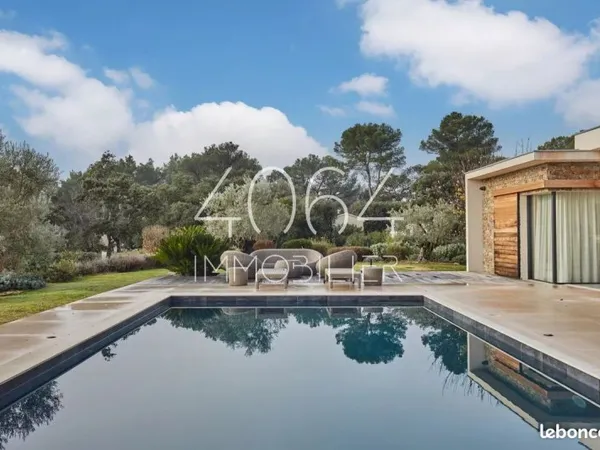Maison contemporaine haut de gamme de plain-pied - Vue Sainte-Victoire - St Marc Jaumegarde