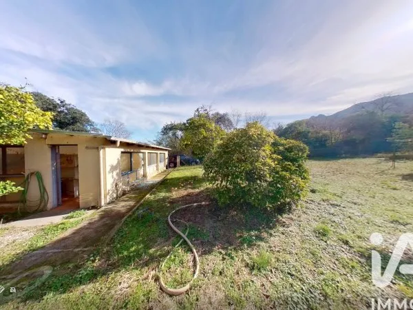 Terrain 669 m²