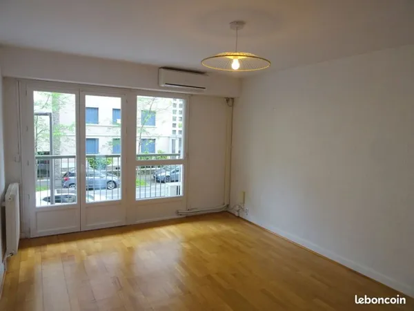 Pau - Appartement T3 de 70 m² + 2 places de stationnement