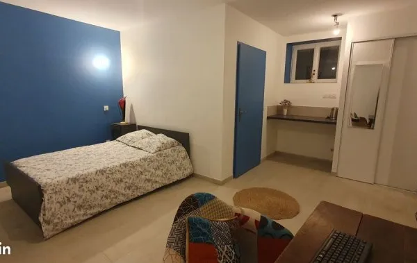 Chambre dans maison centre village