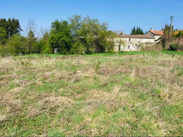 MAGNIFIQUE Terrain viabilisé de 590m2 à MARSAS !