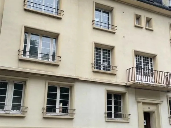 Location F2 entièrement rénové Place Saint Gilles Caen