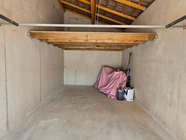 Location garage/parking moto ou garde meuble