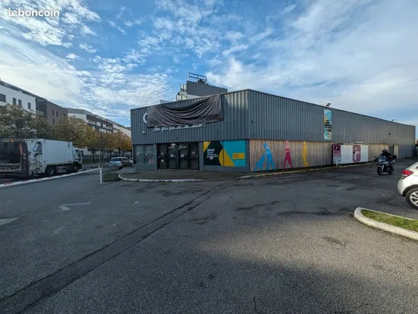 Local commercial 1300 m² ROUEN