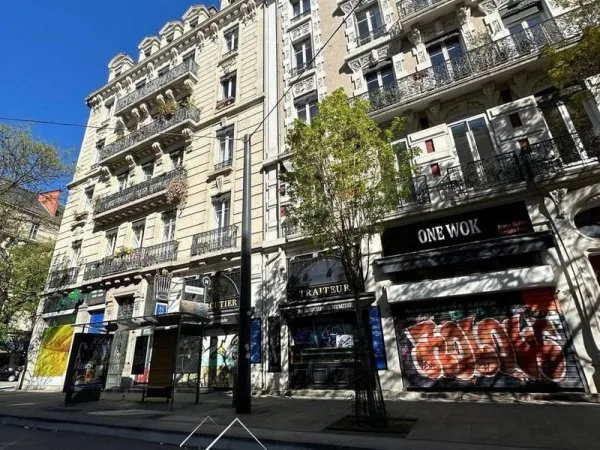 Local commercial 106 m²
