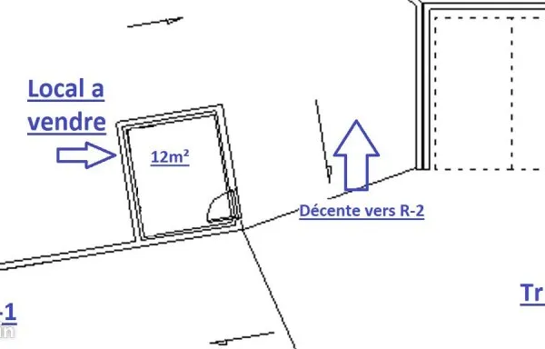 Ste Foy Tarentaise: Local rangement front de neige sous les commerces 12M2 (4x3)