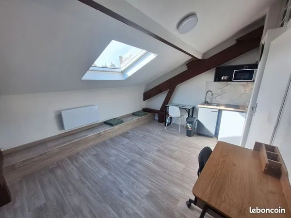 Studio 1 pièce 14 m²