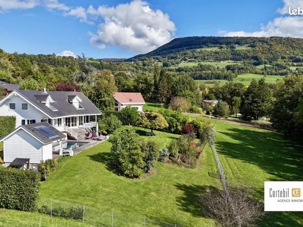 Villa 6 pièces 311 m²