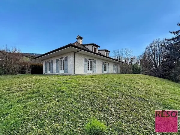 Maison individuelle bourgeoise avec vue panoramique - Terrain