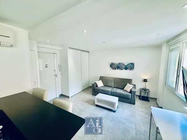 DISPO 1er Septembre : Beau Studio meublé