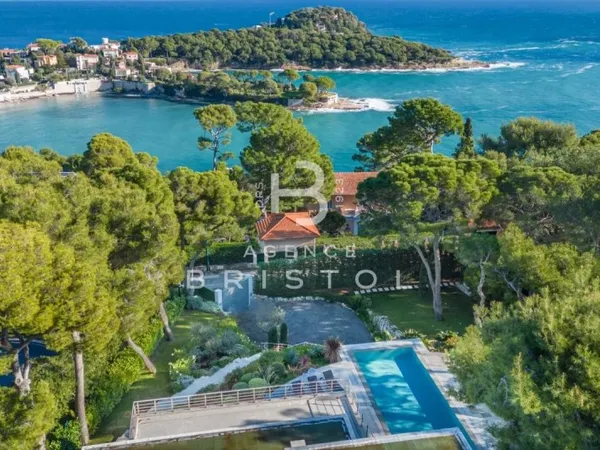Villa à Saint-Jean-Cap-Ferrat - Emplacement d'Exception - Luxueuses Prestations - Vue Mer