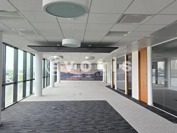 Bureaux 774 m²